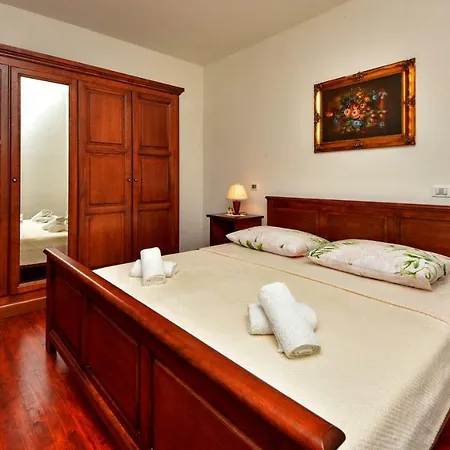 Guest House Ena *